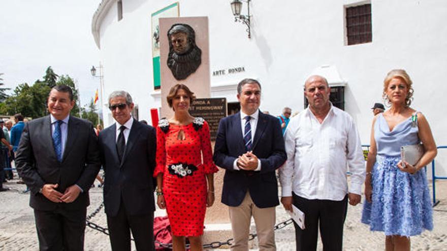 Inauguración de esculturas Welles y Hemingway en Ronda.