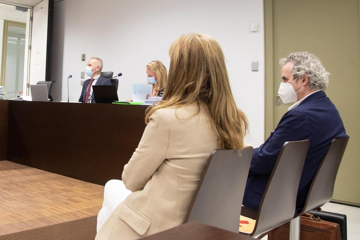 Ildefonso Falcones, absolt després del judici per presumpte frau a Hisenda Ildefonso Falcones, absolt després del judici per presumpte frau a Hisenda