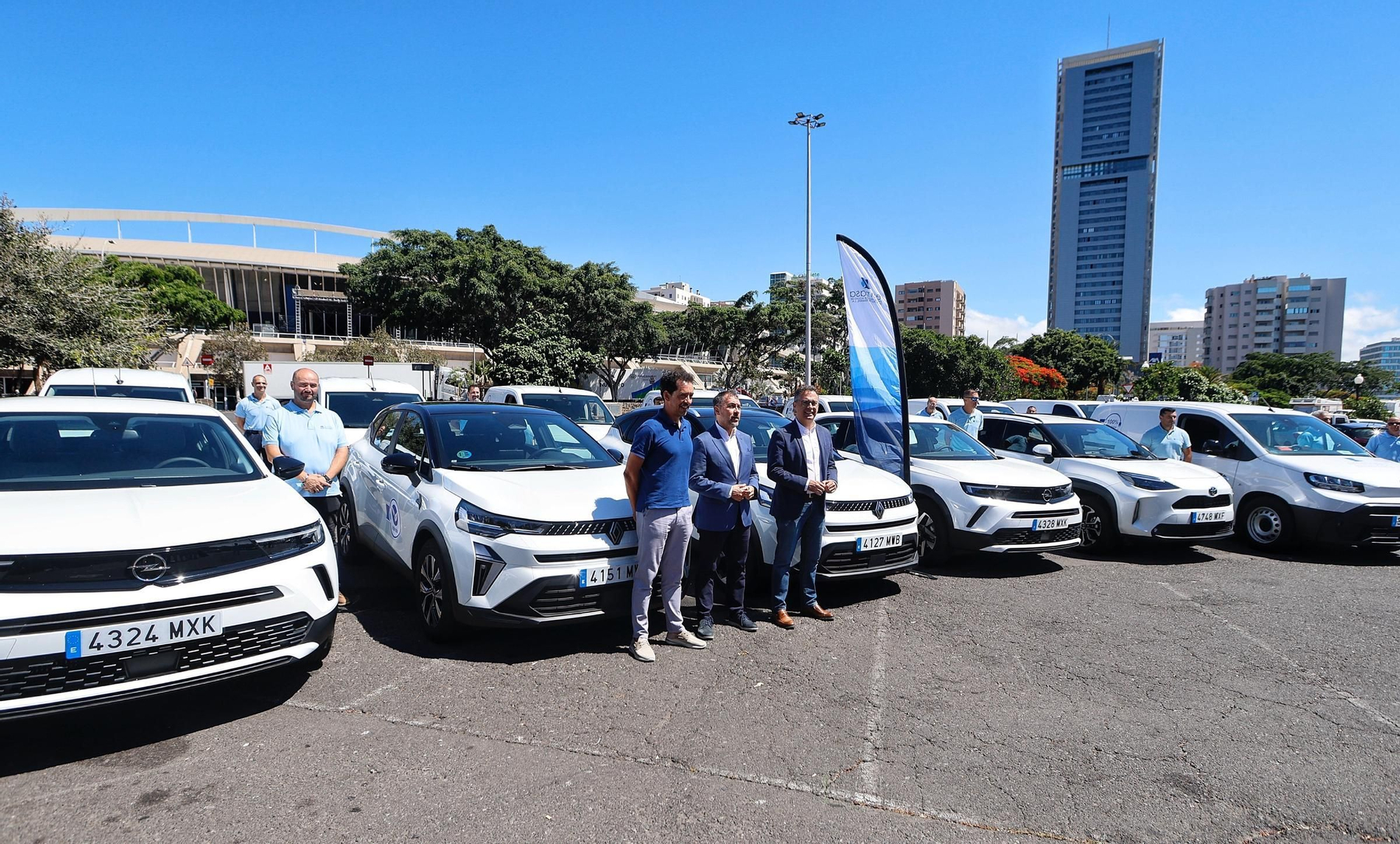 Presentación de los nuevos vehículos incorporados a la flota de Emmasa