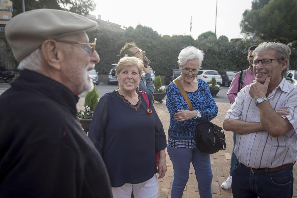 Paterna erige una escultura al enterrador que ayudó a identificar a cientos de fusilados por el franquismo, Leoncio Badía
