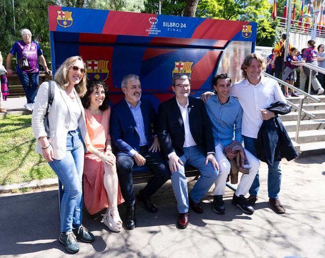 ¡Locura en Bilbao! Miles de aficionados y ambientazo en la fan zone del Barça