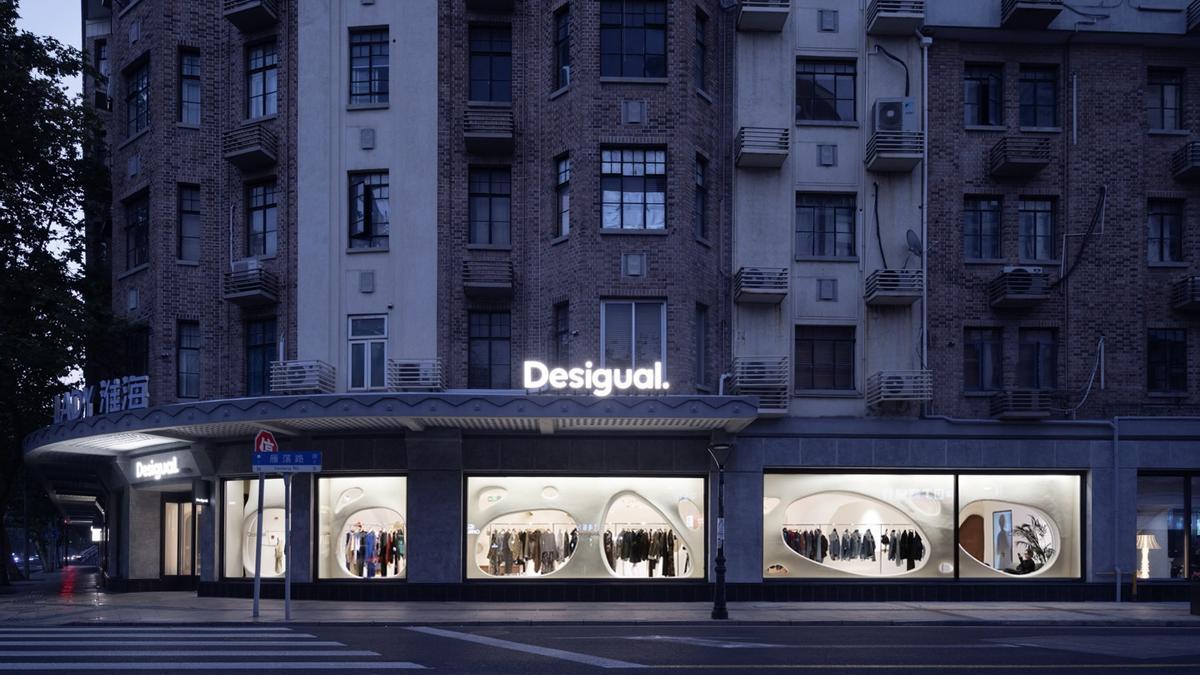 La tienda insignia que Desigual acaba de abrir en Shanghai