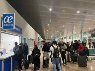 Un avión cancela el aterrizaje en Vigo y regresa a Madrid
