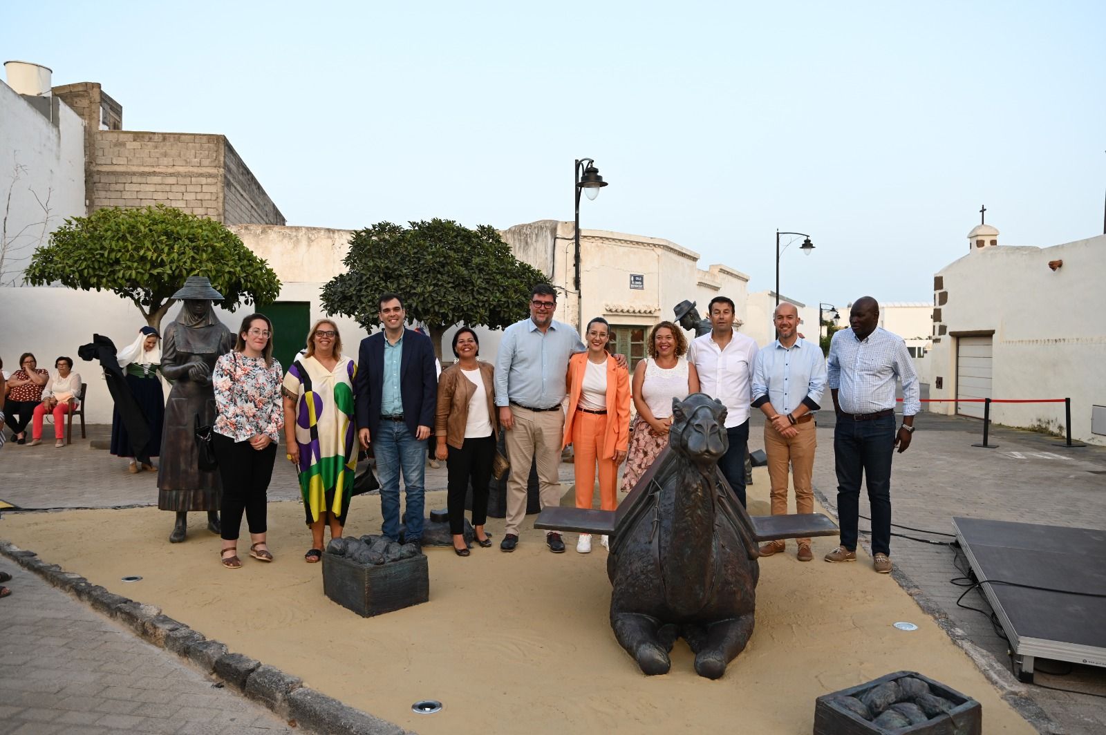 Conjunto escultórico en homenaje al cultivo de batatas en San Bartolomé