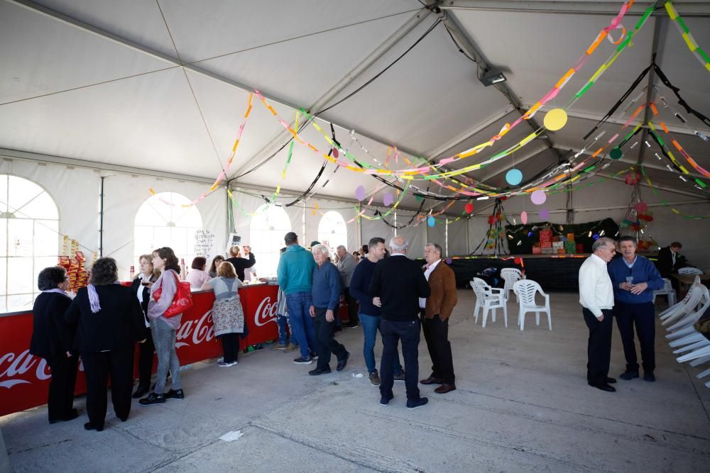 La parroquia de Can Bonet homenajea  a sus mayores con música y gastronomía