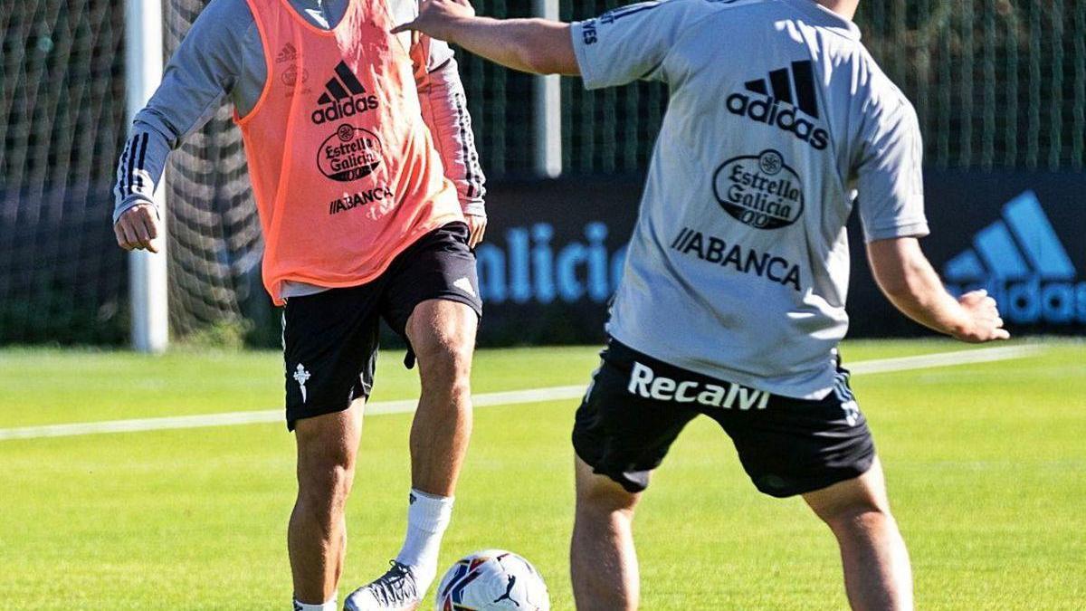 David Juncà, ayer, durante el entrenamiento en A Madroa.