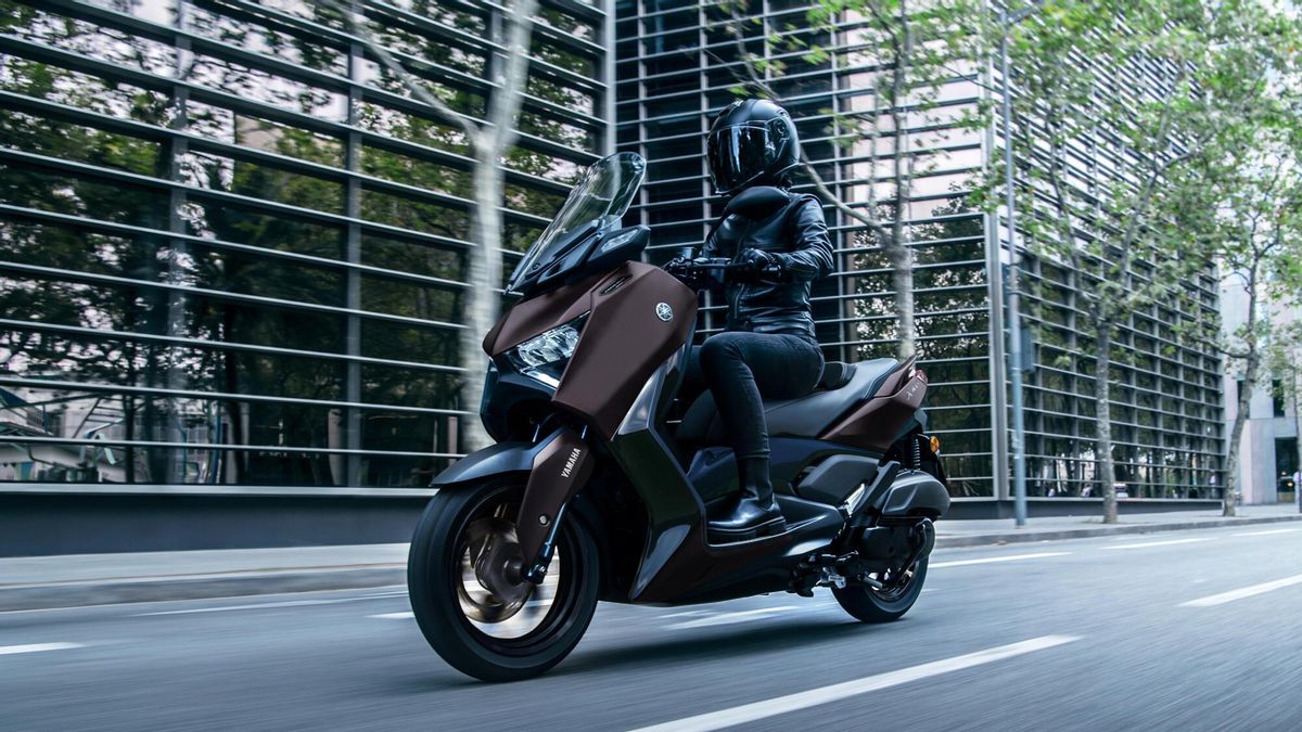 Yamaha X-Max 125