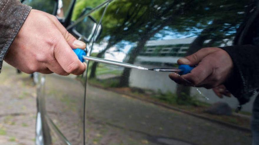 ¿Es Galicia el sitio más peligroso de España para aparcar el coche en la calle?