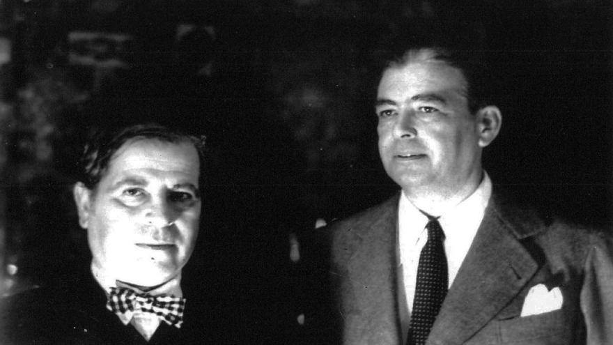Jacinto Miquelarena (derecha) con Ramón Gómez de la Serna en Buenos Aires.