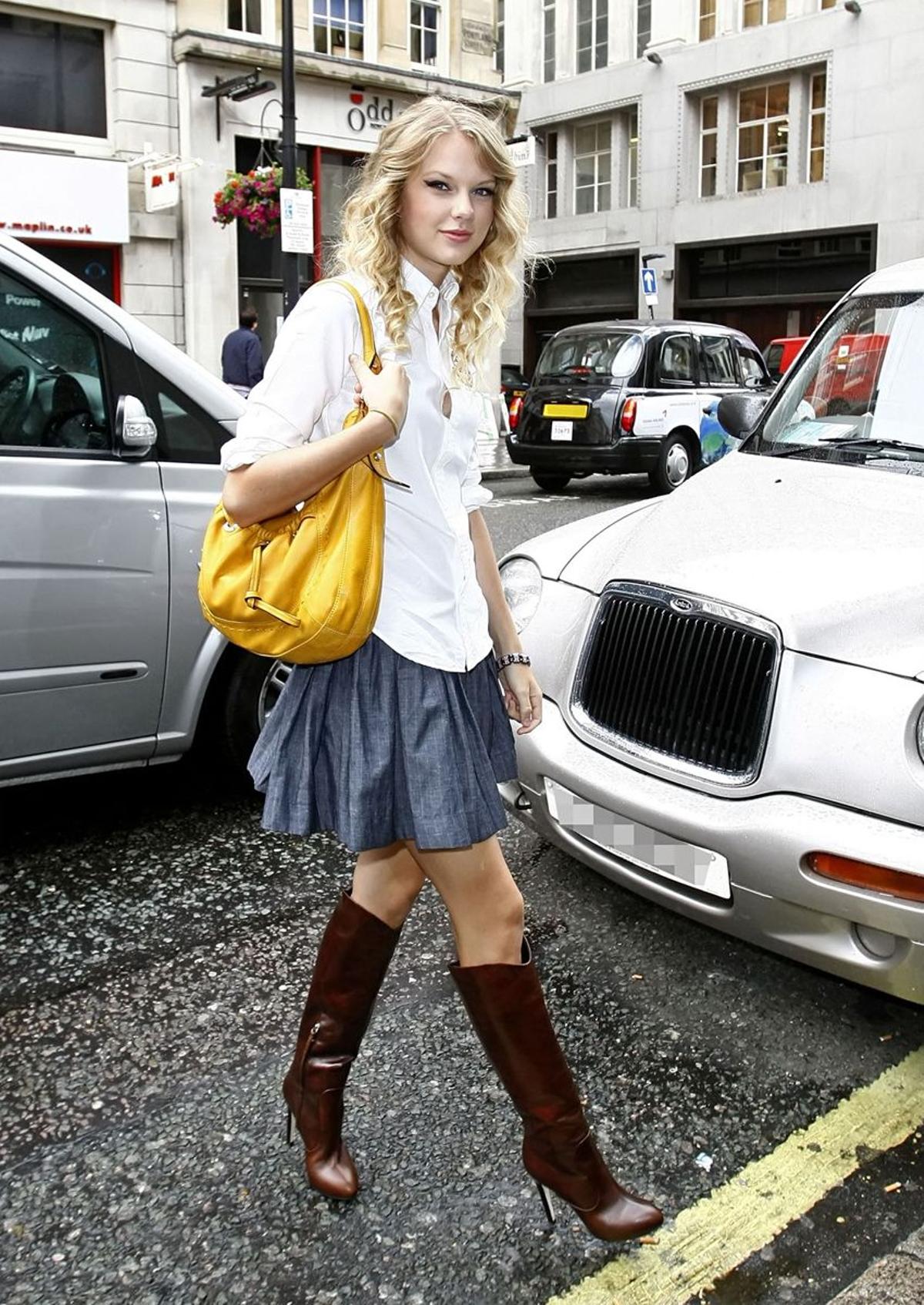 Taylor Swift en 2009: botas para el día a día