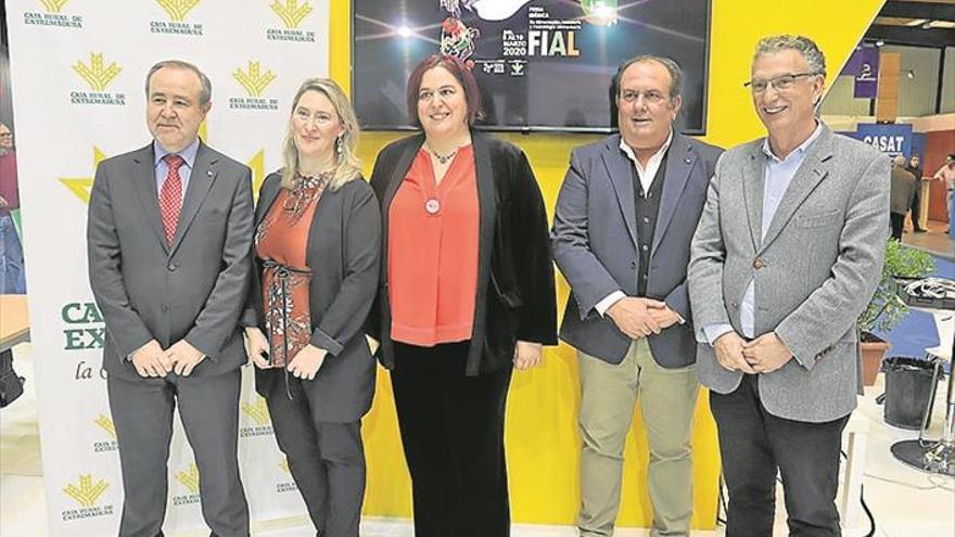 Caja Rural firma convenios con Feval y Corderex