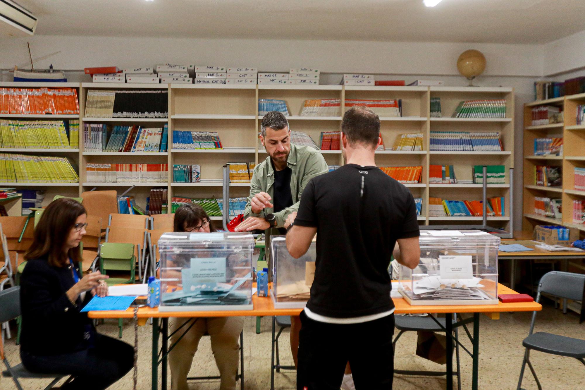 Todas las imágenes de la jornada de elecciones en Ibiza y Formentera