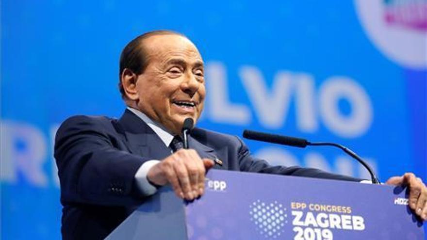 Berlusconi: &quot;Os dejo que me tengo que ir de putas&quot;