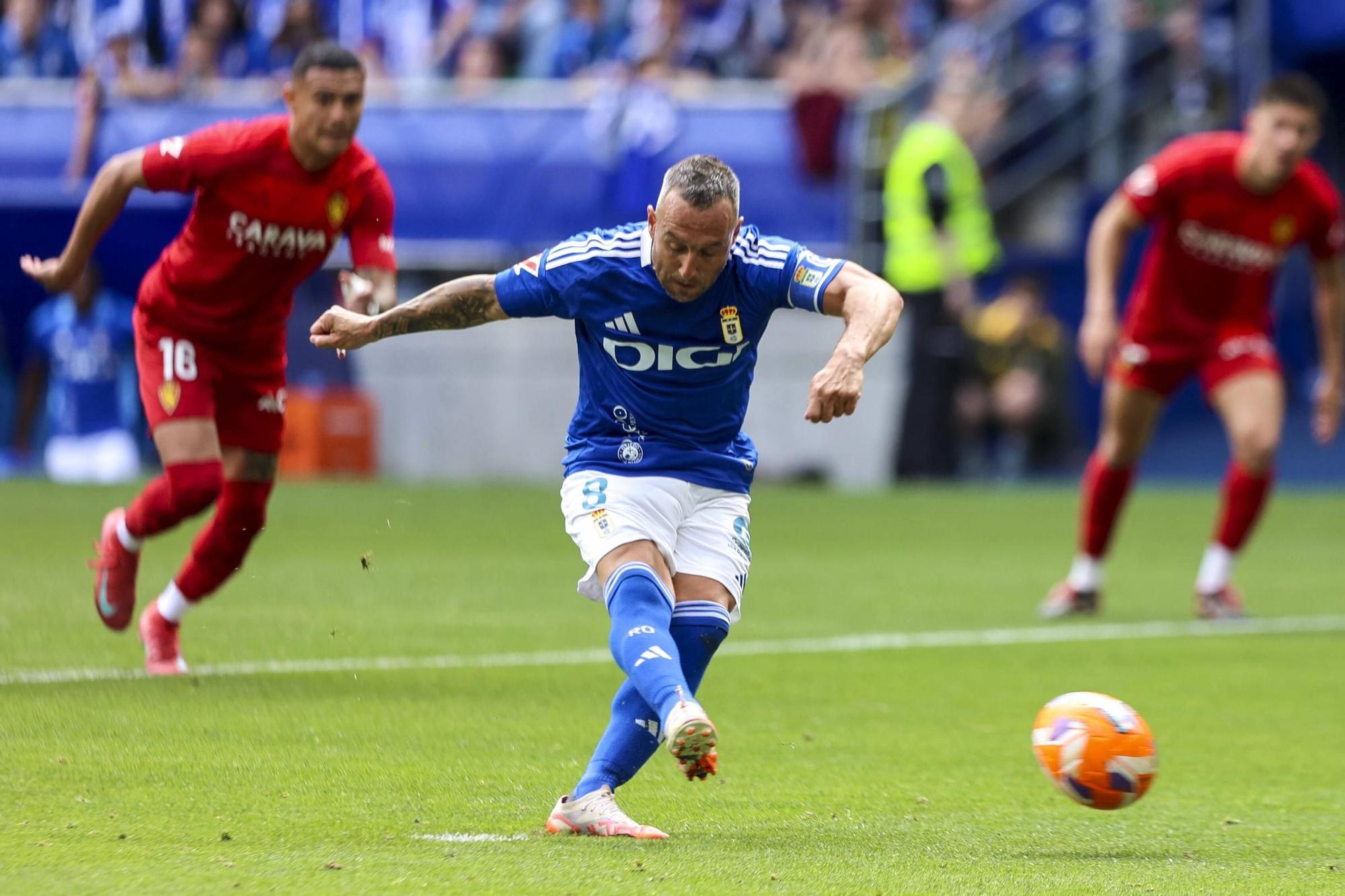 EN IMÁGENES: Ambientazo en la valiosa victoria del Oviedo contra el Zaragoza