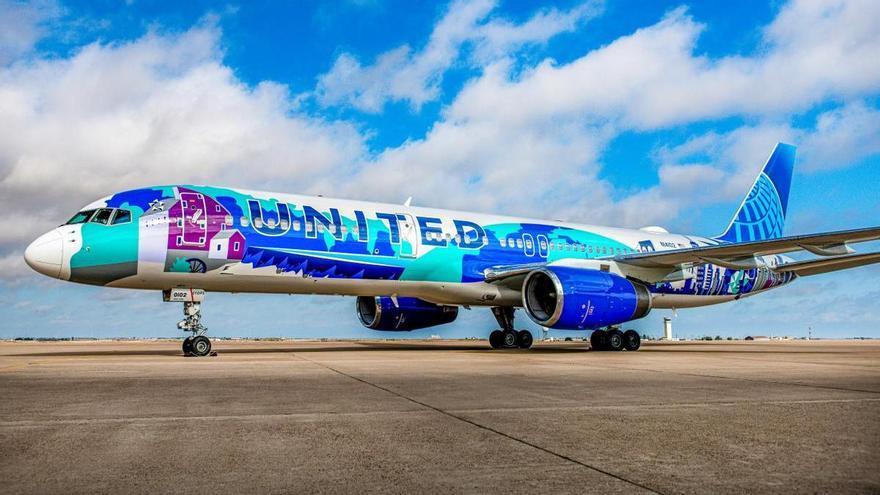 This is the spectacular plane that connects the route New York – Canary Islands