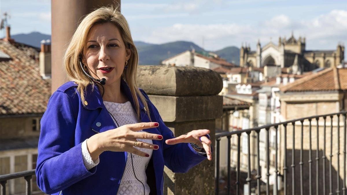 Eva García Sáenz de Urturi, en Vitoria, donde presentó el cierre de su trilogía de novela negra histórica.