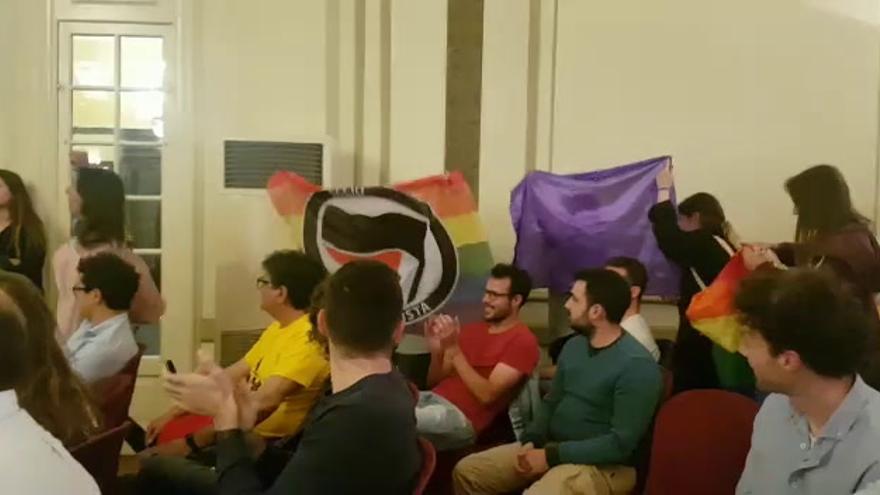 Escrache feminista a un youtuber en Castelló