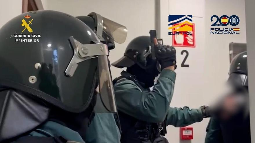 Una detención y dos registros en A Coruña y Bizkaia tras una operación de la Europol contra el robo de datos