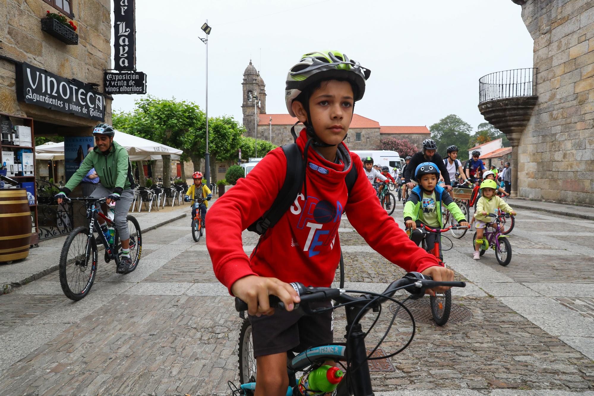 Festa da Bicicleta: Cambados se sube a las dos ruedas en una ruta de 11 kilómetros