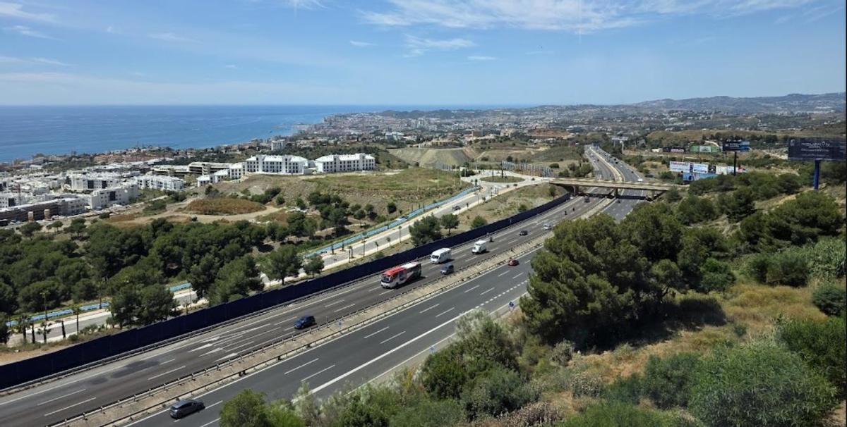 Panorámica de las urbanizaciones de Higuerón West, situadas tras la autovía A-7, en el término municipal de Fuengirola.