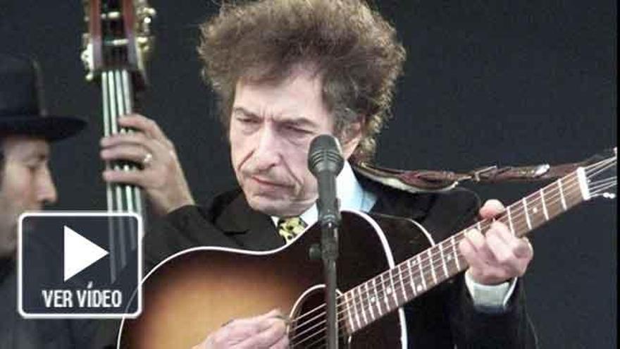 Dylan cumple 75 años: seis instantes de su vida