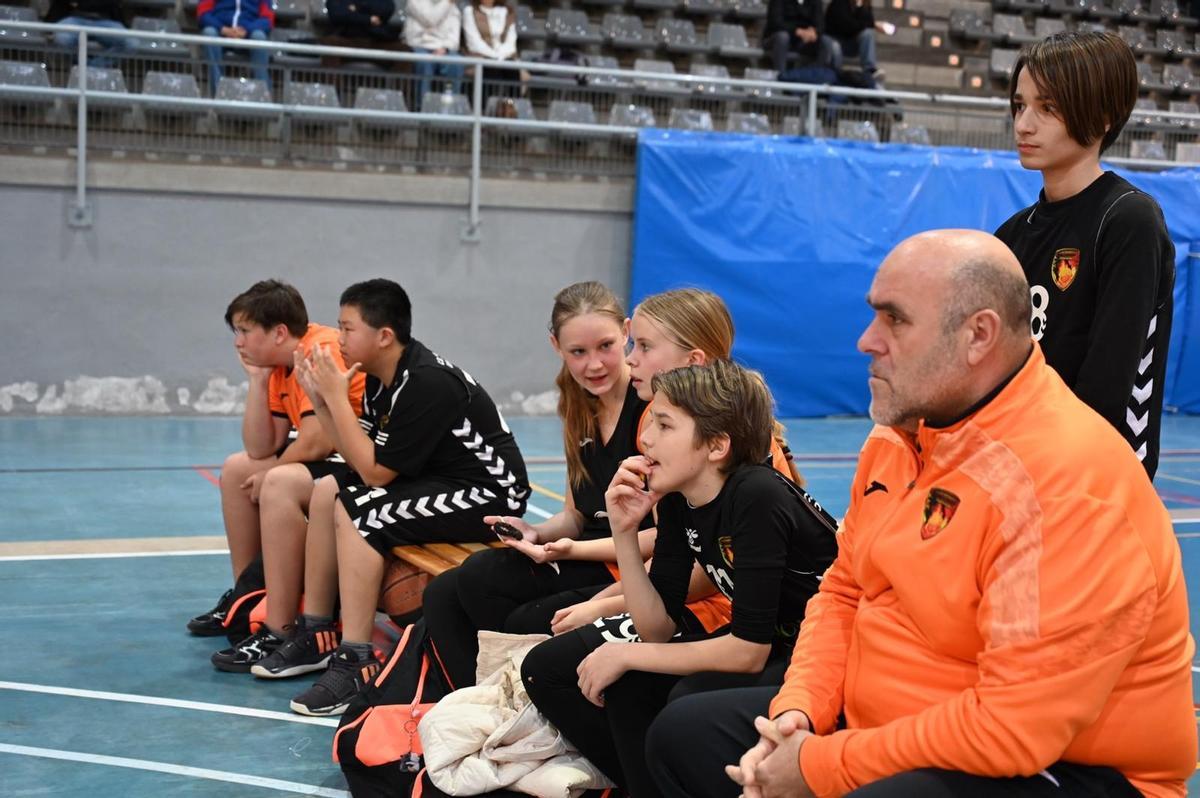 La iniciativa solidaria “Canastas Contra el Cáncer Infantil” de El Campello, en imágenes