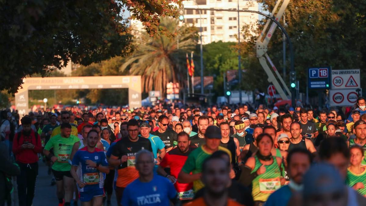 12.000 participantes han corrido en el Medio Maratón València.