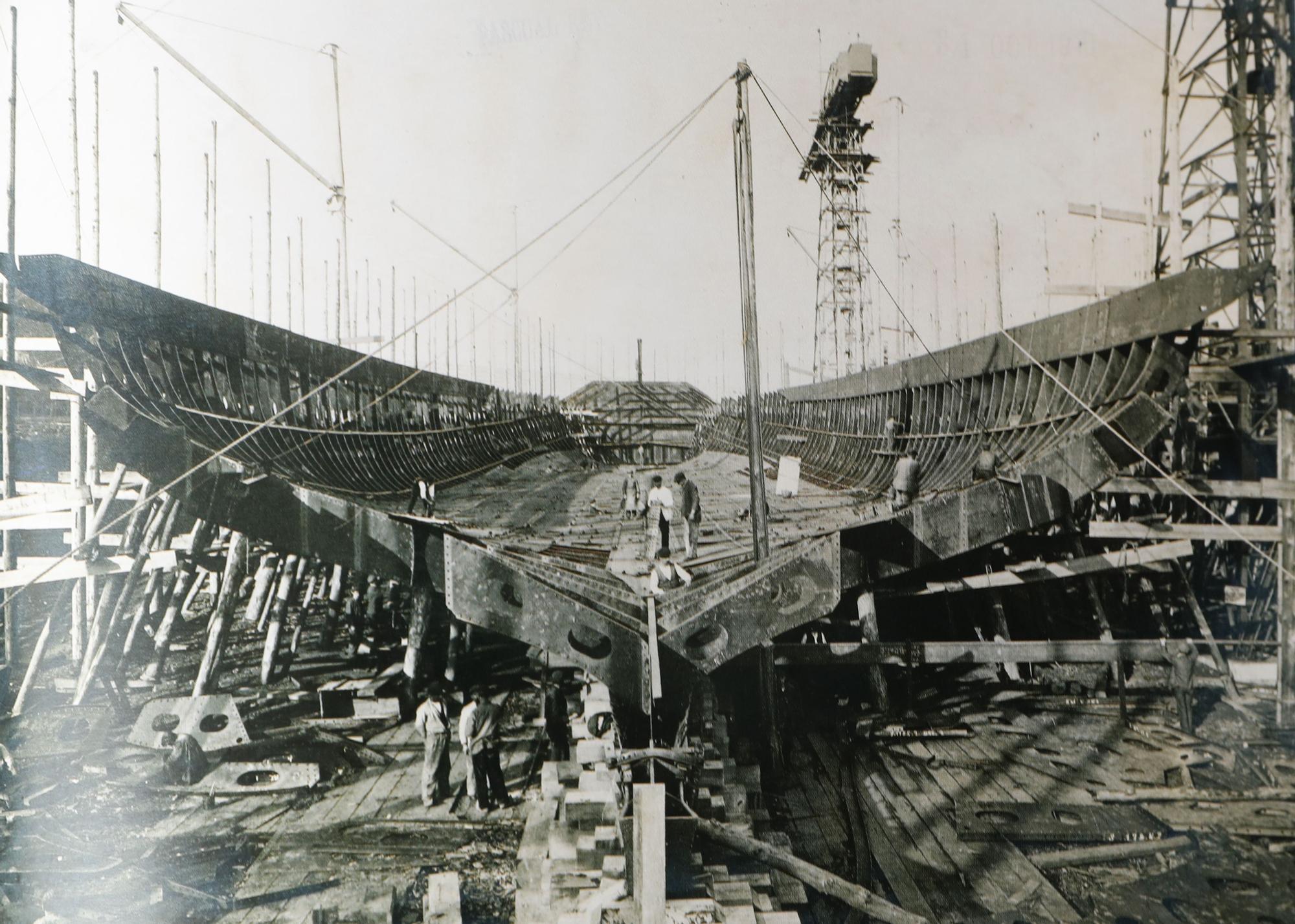 Una travesía fotográfica al pasado de la Marina española de casi cien años de navegación