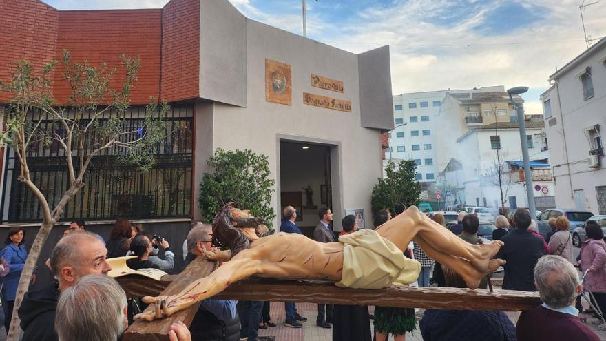 El traslado del Cristo de las Angustias a la iglesia de la Sagrada Familia de Gandia.