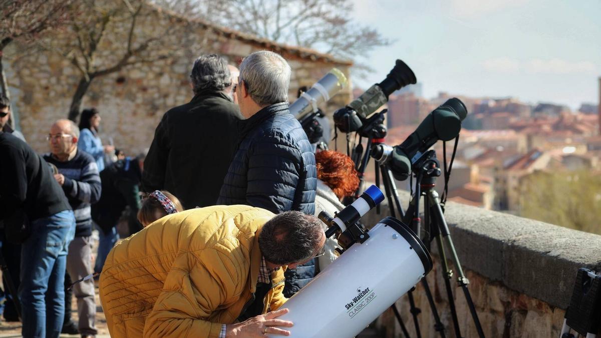 Observación de un eclipse en Zamora