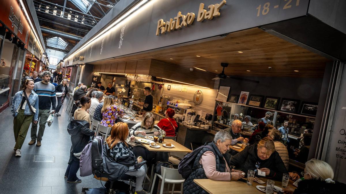 El bar Pinotxo, renacido en Sant Antoni.