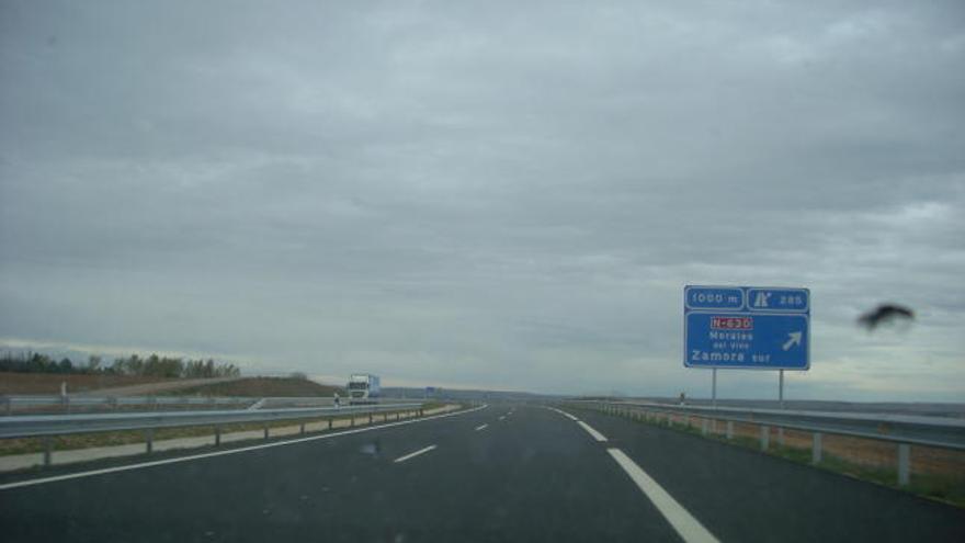 Vista de la autovía entre Morales y Zamora.