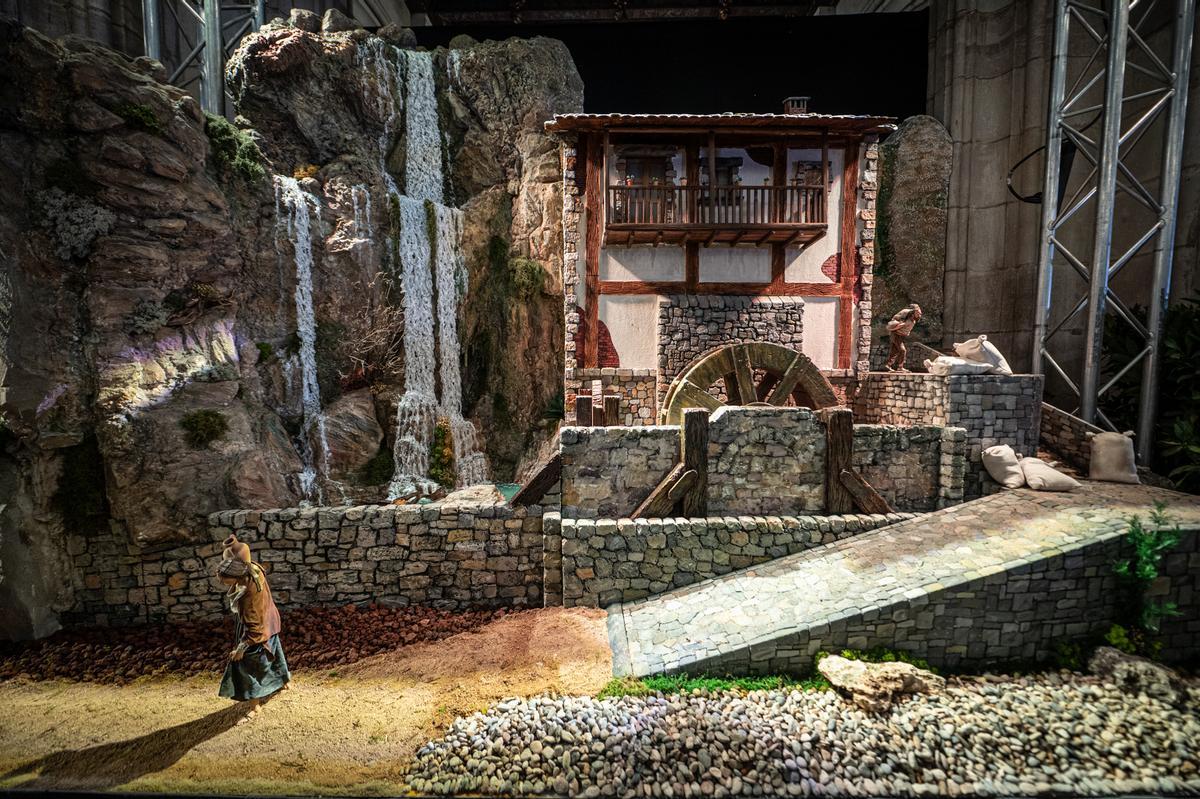 Barcelona estrena un belén tradicional más grande que nunca en la plaza Sant Jaume