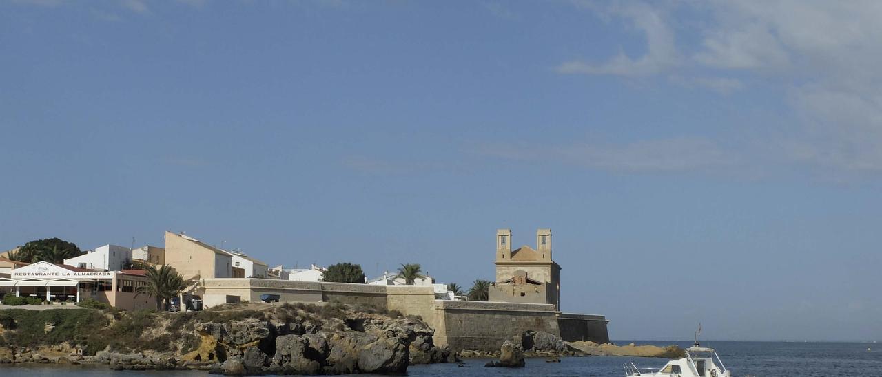 La isla de Tabarca necesita mejorar su depudora pero no a costa de la padrera de posidonia