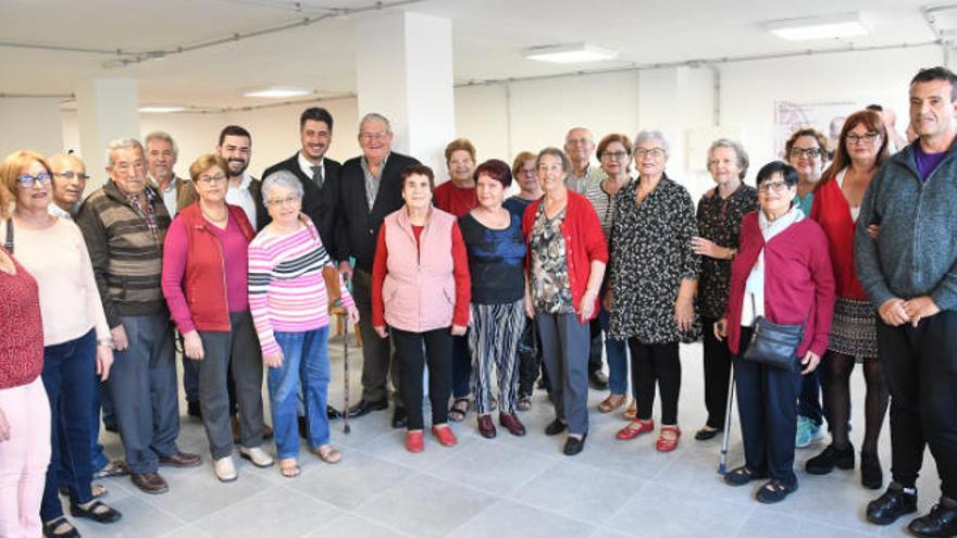 Un momento de la inauguración de la sede de mayores.