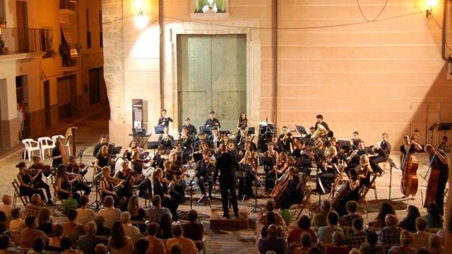 La Carpe Diem Chamber Orchestra St. Petersburg en una de sus actuaciones.