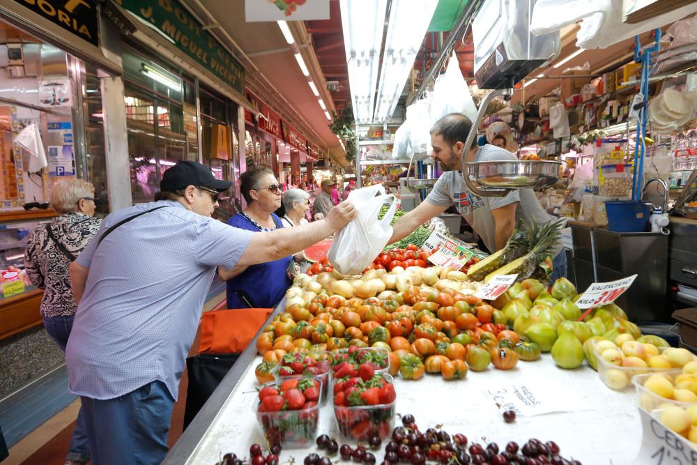 I Entrada de la Clòtxina y 60 aniversario del Mercado del Cabanyal