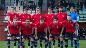 Los cornellanenses, de rojo ante el Peralada, no tuvieron su día