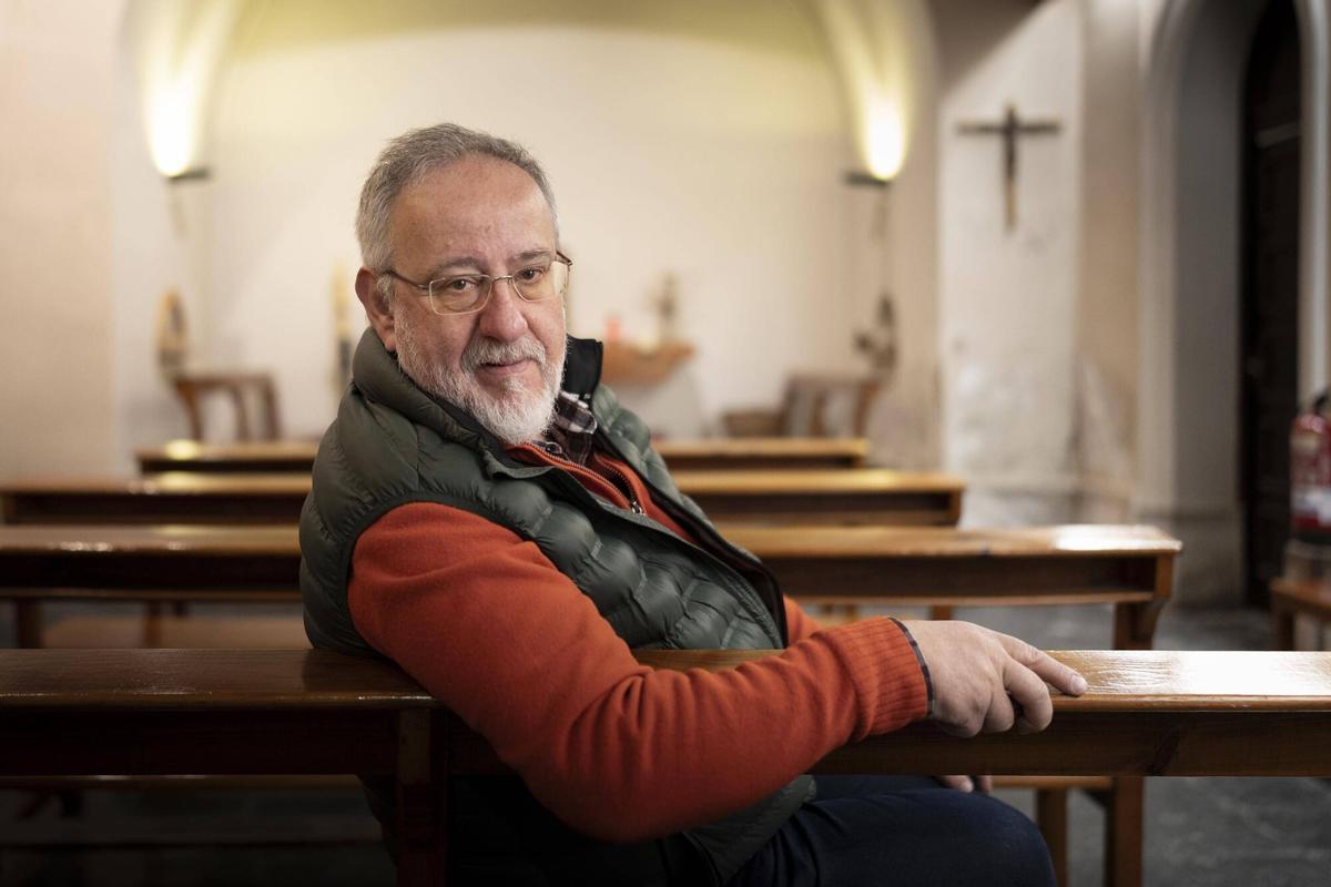 Barcelona 26/03/2026 Entrevista con Francesc Romeu presbítero, periodista y párroco de la parroquia de Santa Maria del Taulat Fotografía de Ferran Nadeu