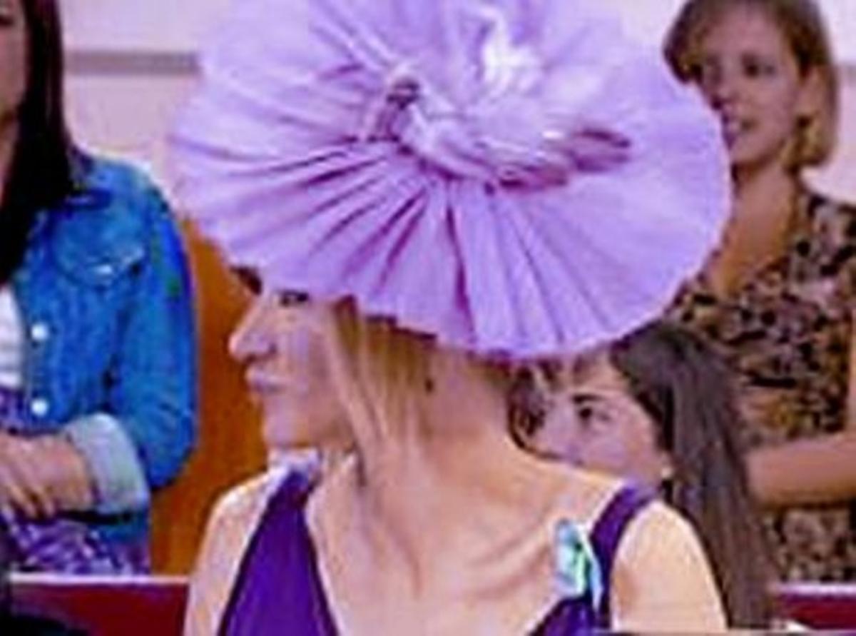 Susanna Griso i el seu barret (A-3).