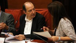 El director de TVC, Vicent Sanchis, en la comisión de control en el Parlament. 