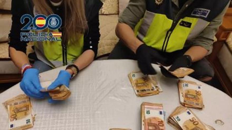 Detenido por vender citas para ser atendidos en la oficina de extranjería de Palma
