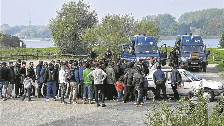 Bruselas aboga por ampliar a tres años el control de fronteras