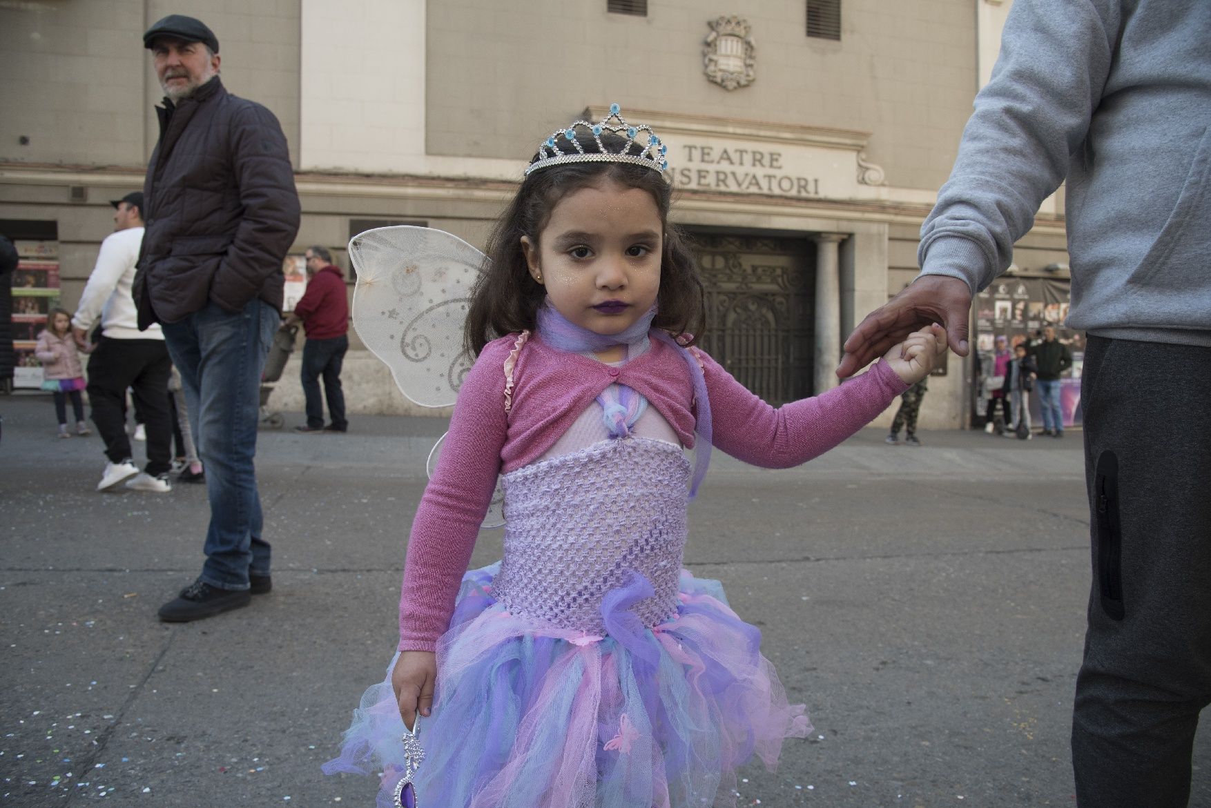 El Carnaval de Manresa recupera la seva màxima esplendor amb una marea d’infants