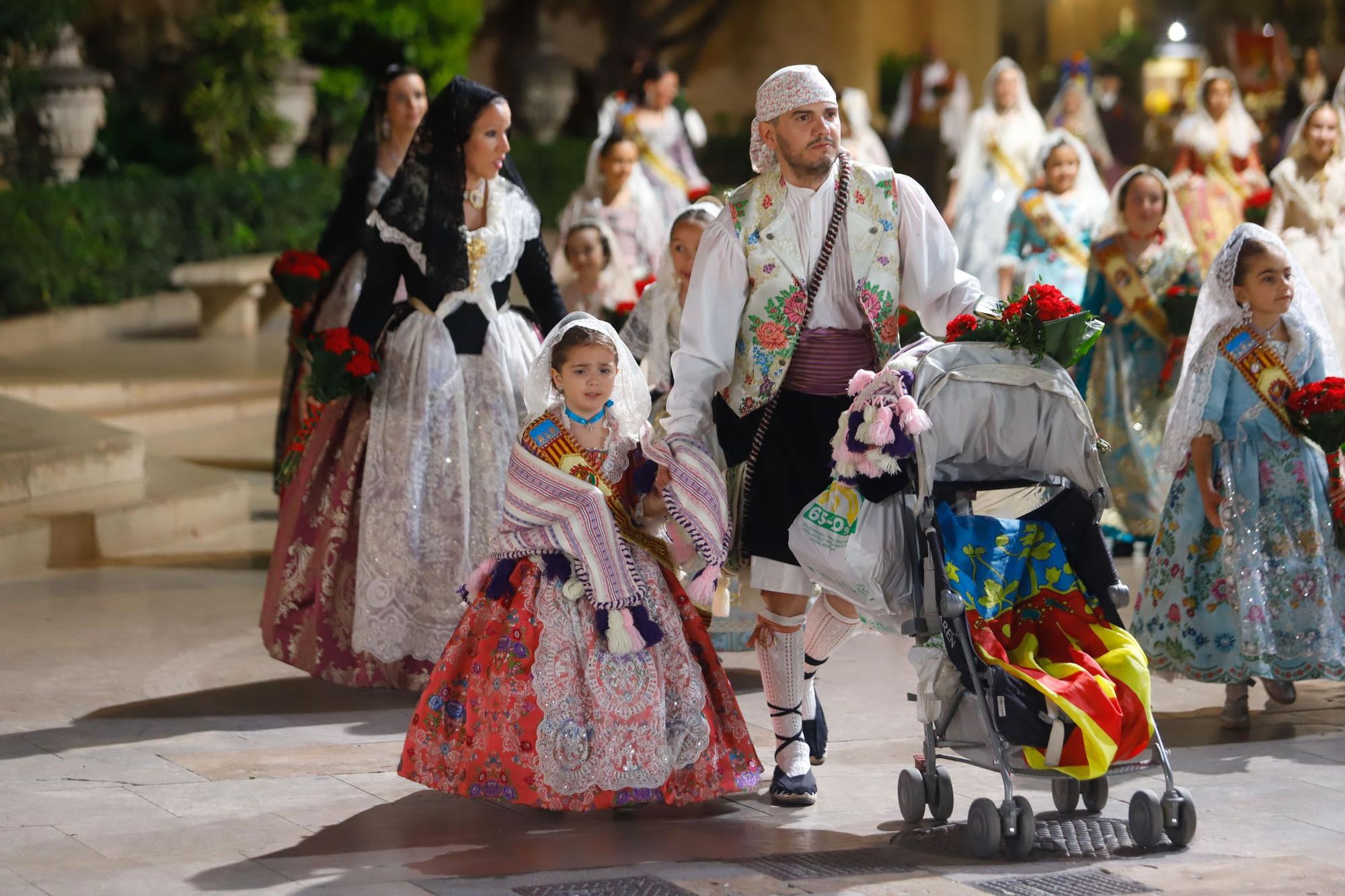 Búscate en el segundo día de la Ofrenda en la calle San Vicente entre las 24 y la 1 horas