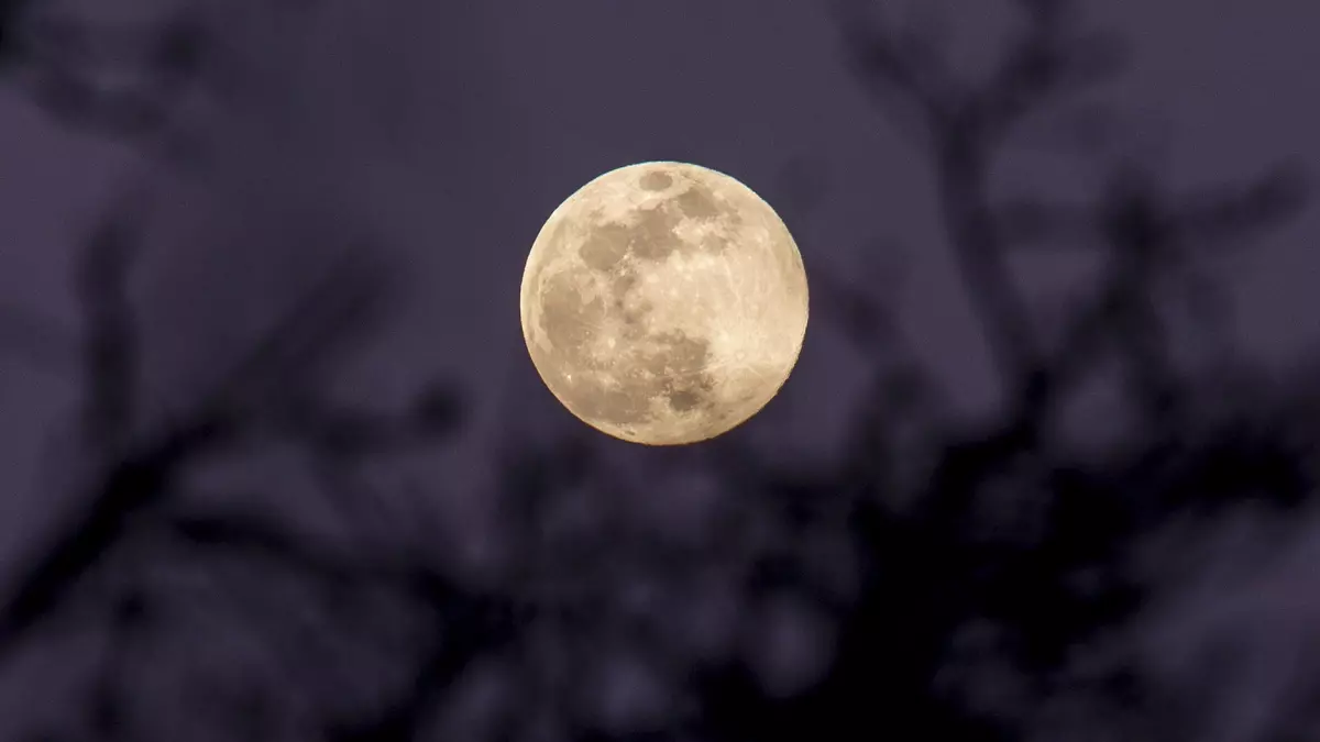 Lluvias de estrellas y superlunas: cuándo disfrutar de un cielo (aún) más espectacular en Galicia