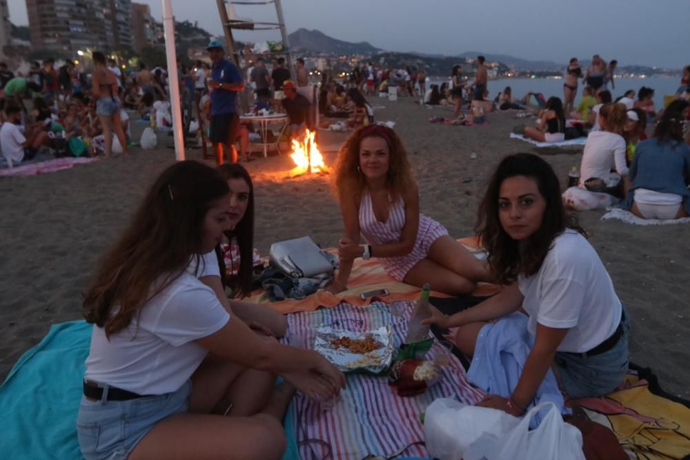 Málaga celebra la noche de San Juan en sus playas