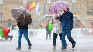 Alerta amarilla en seis provincias de Andalucía este lunes por lluvias, tormentas y oleaje según Aemet