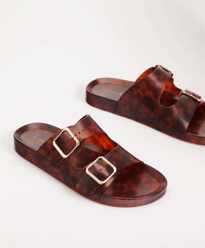 Sandalias de baño con hebillas de Oysho
