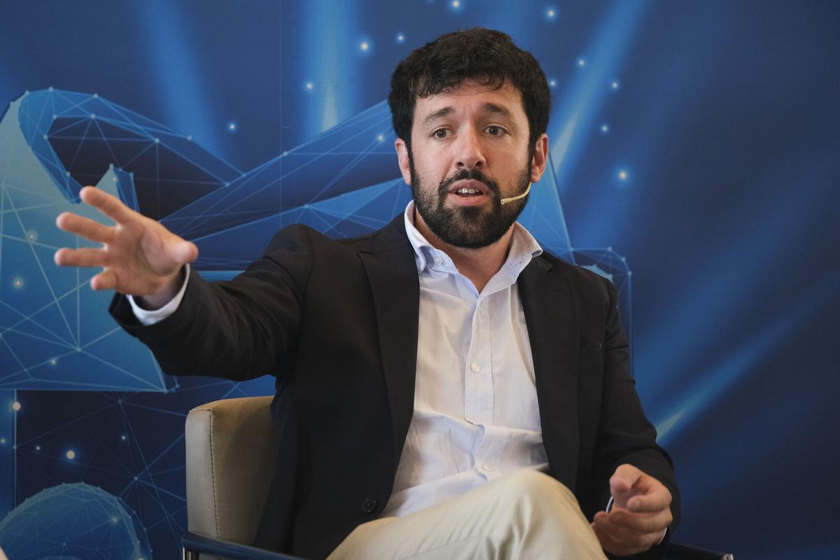 Expertos reunidos por La Opinión apuestan por el conocimiento financiero para superar los actuales tiempos de incertidumbre